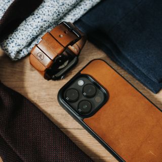 Kůže zraje do krásy a přirozeně se vytvaruje na vaše zápěstí, zároveň dává parádní kontrast přírodního materiálu a moderní...